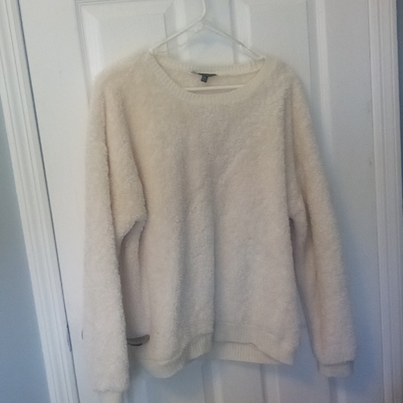Fuzzy sweater - Picture 1 of 4